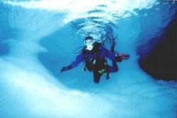 Submarinismo bajo hielo